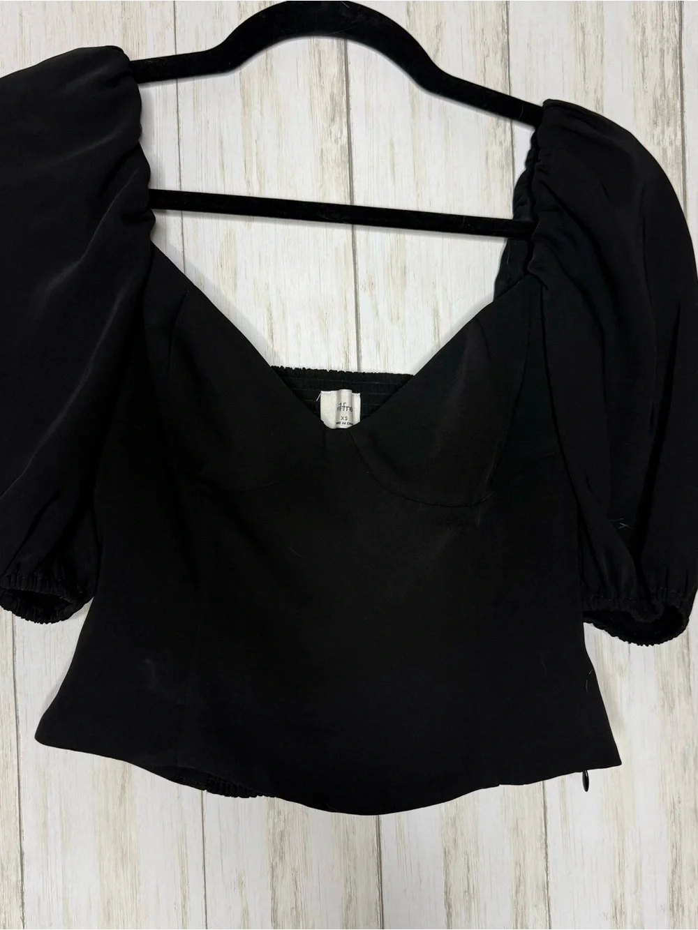 Aritzia Black Puff-Sleeve Sweetheart Top XS